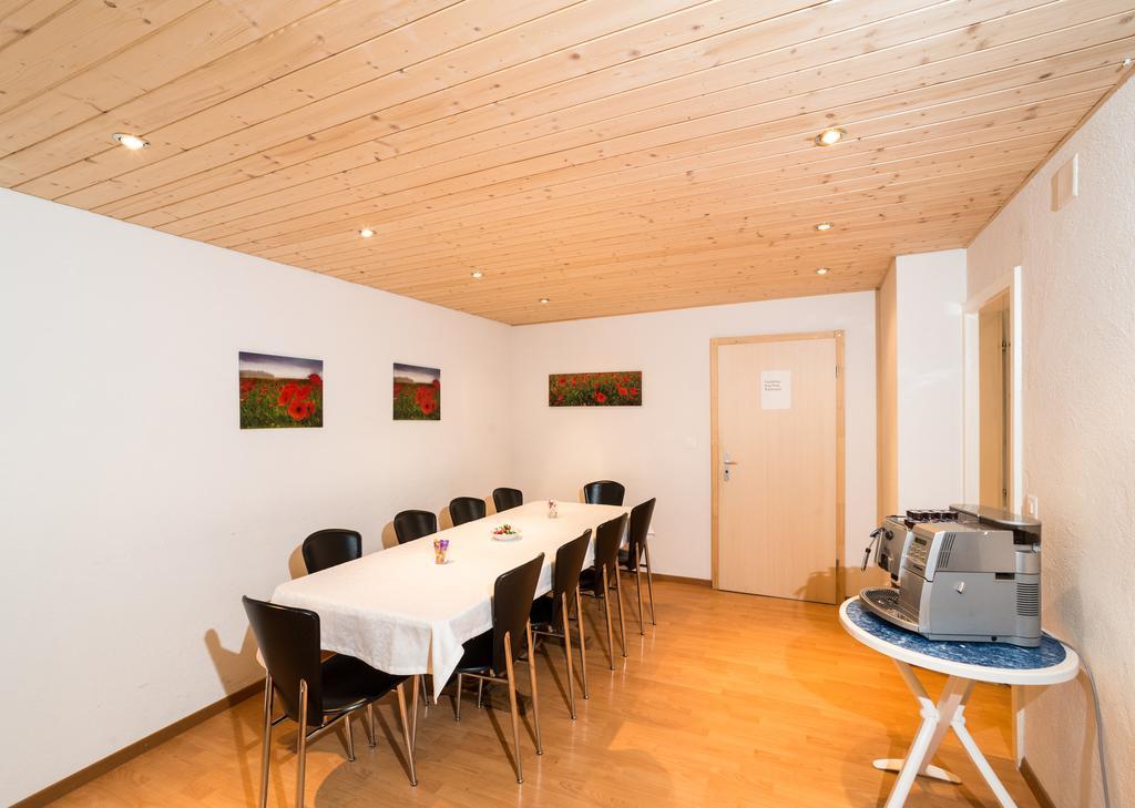 Chesa Quadrella Zimmer Mit Kuechenzeile Inklusive Bergbahnen Im Sommer-Ausser Studio Pontresina Room photo