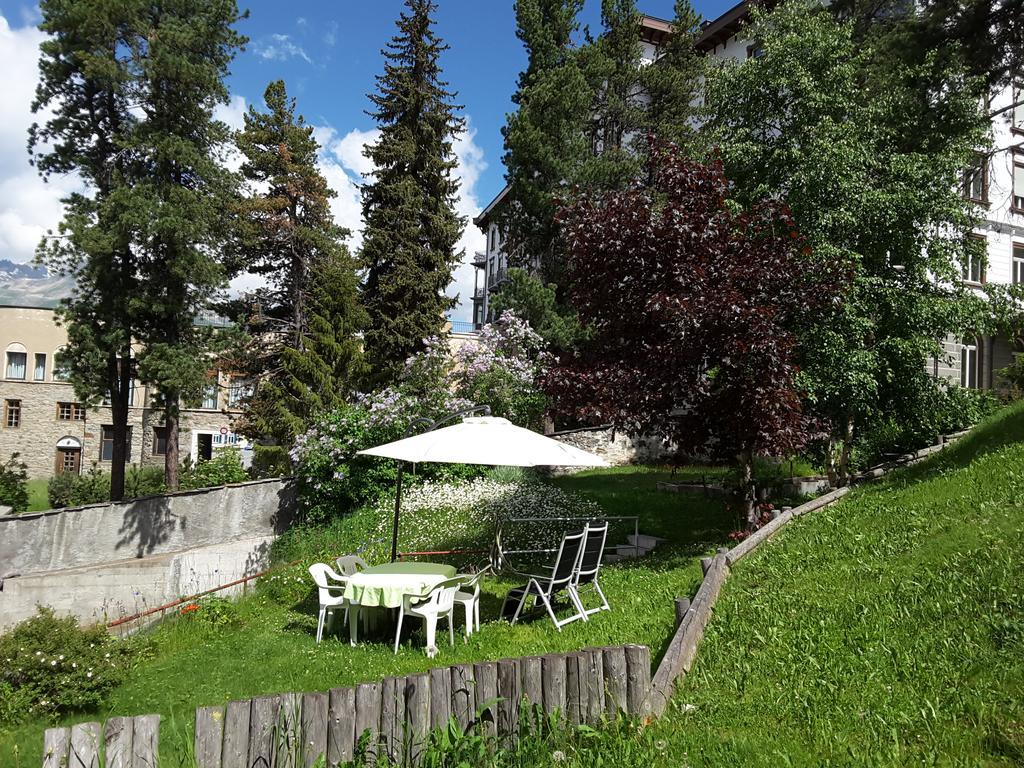 Chesa Quadrella Zimmer Mit Kuechenzeile Inklusive Bergbahnen Im Sommer-Ausser Studio Pontresina Exterior photo