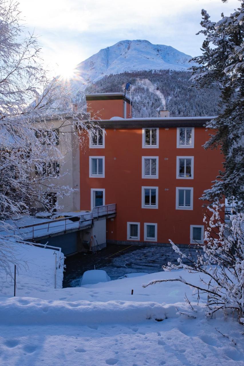 Chesa Quadrella Zimmer Mit Kuechenzeile Inklusive Bergbahnen Im Sommer-Ausser Studio Pontresina Exterior photo